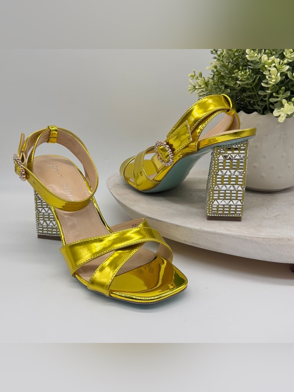 Betsey Johnson SB-Bell Gold Embellished Crystal Heels Size 8.5 New